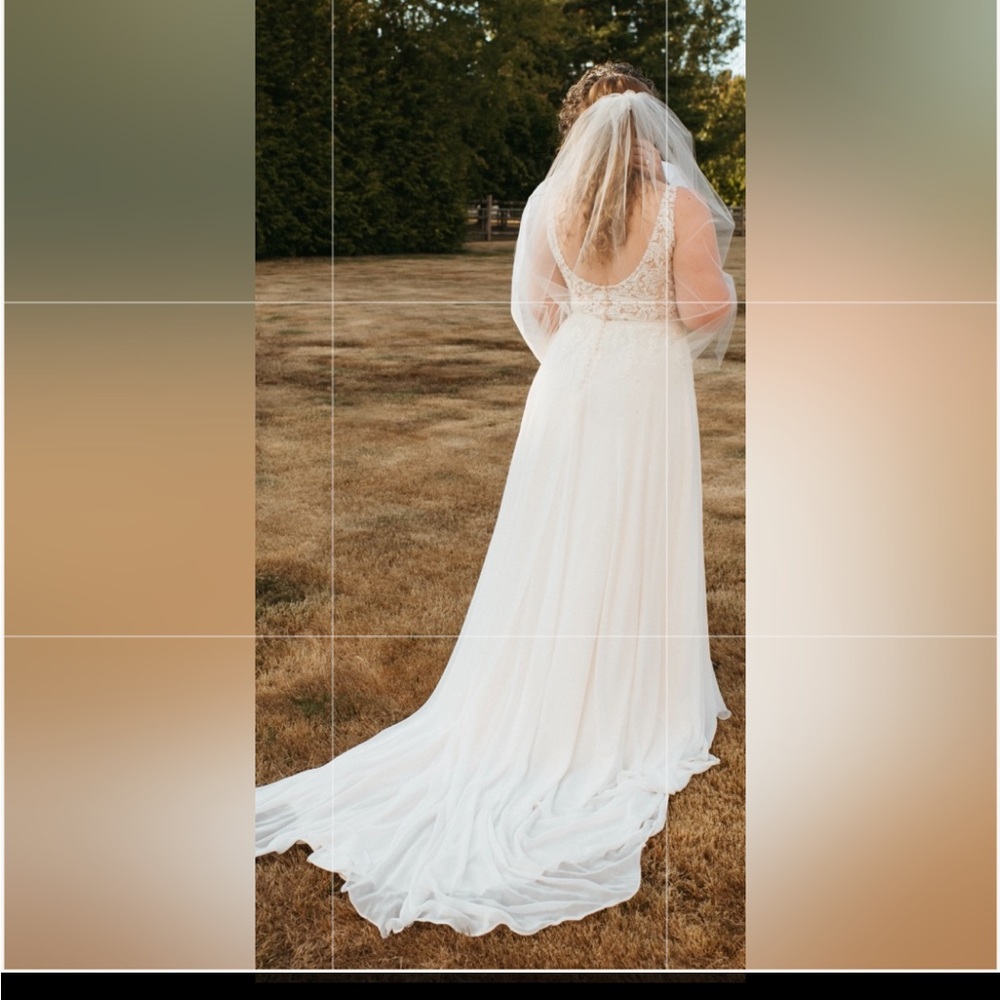 Elegant Cream Wedding Gown